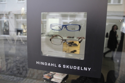 Modell OPTIMOS, Lassen Brillen schweben: die neuen Schaufensterdisplays OPTIMOS und OPTIMIZE von MY LITTLE WINDOW