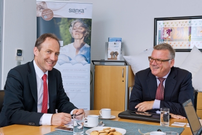 Das Branchengespr&auml;ch mit Christian Schmidt (l.) und Friedrich Eberhard (r.) ist in der WRP W&auml;scherei + Reinigungs | praxis erschienen 